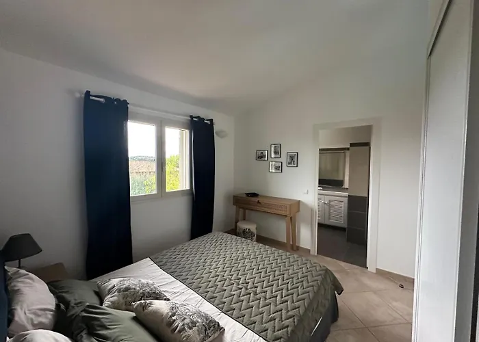 Filao Lucie De Porto Vecchio *