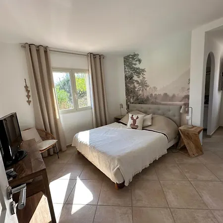 Filao Lucie De Porto Vecchio